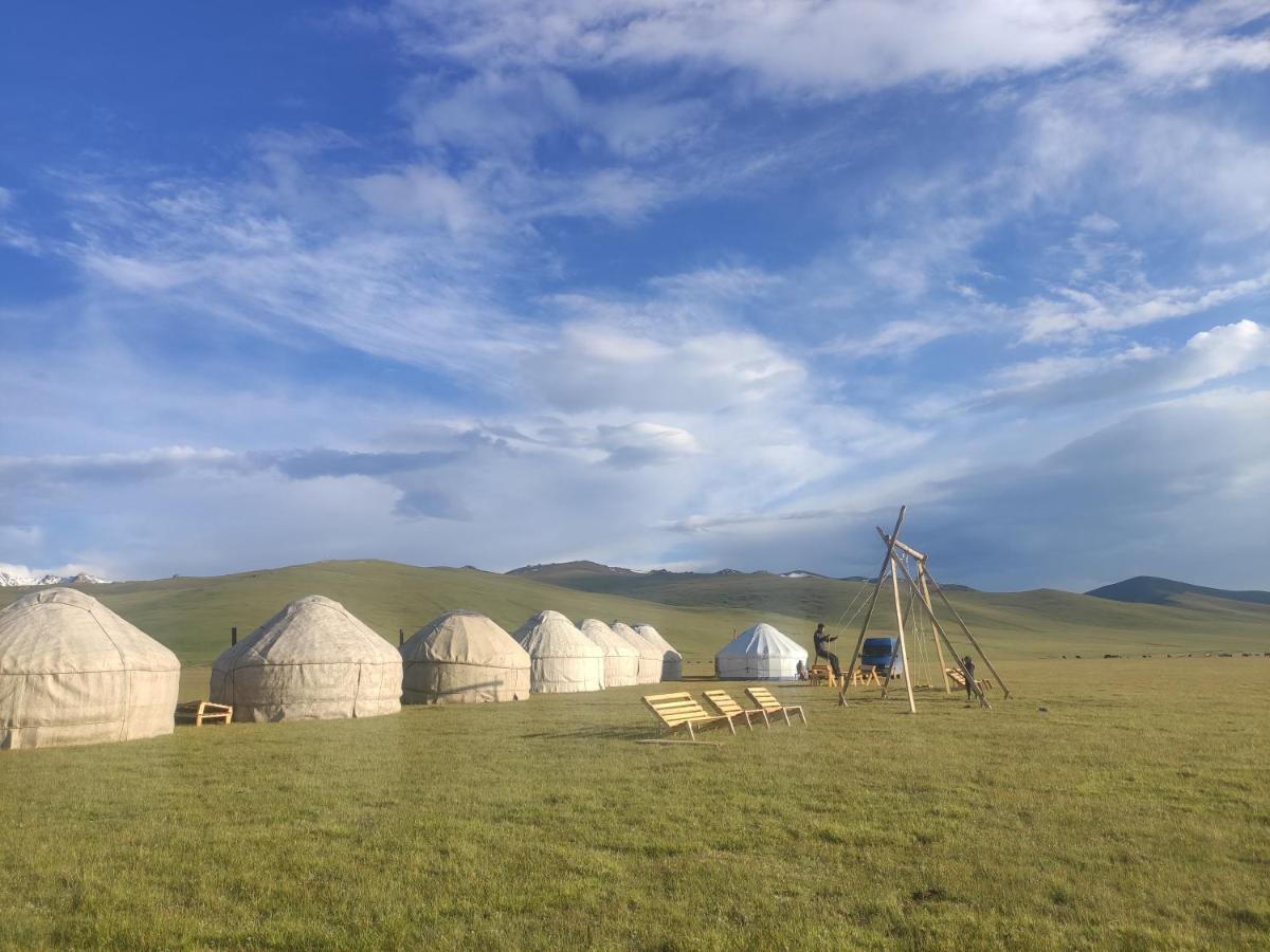 Yurt Camp Ali-Nur At Lake Song-Kol Юрточный Лагерь Али-Нур Озеро Сон-Куль Сон-Куль Кыргызстан Нарын Kyrgyzstan Naryn Exterior foto