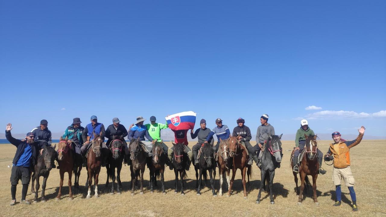 Yurt Camp Ali-Nur At Lake Song-Kol Юрточный Лагерь Али-Нур Озеро Сон-Куль Сон-Куль Кыргызстан Нарын Kyrgyzstan Naryn Exterior foto