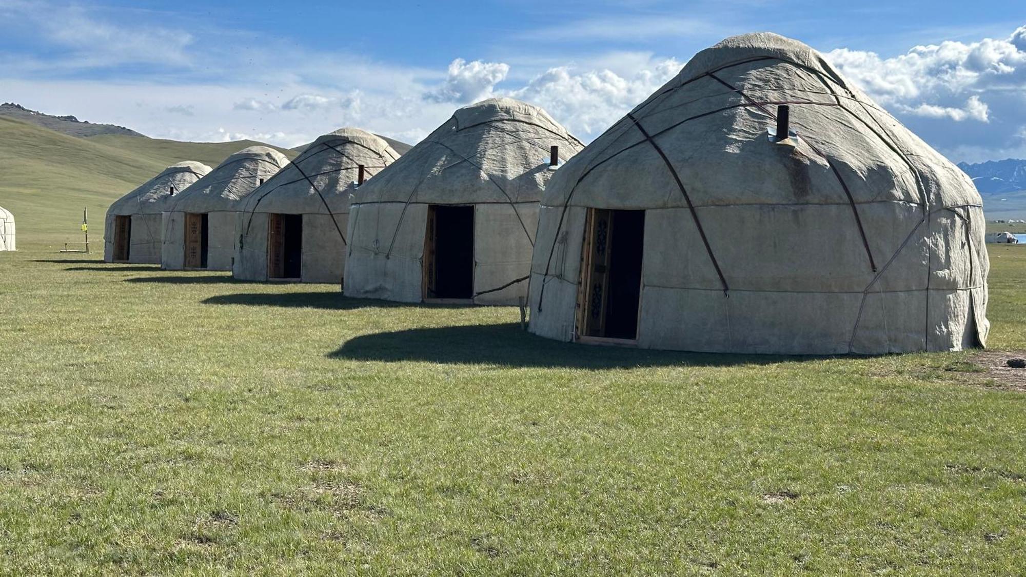 Yurt Camp Ali-Nur At Lake Song-Kol Юрточный Лагерь Али-Нур Озеро Сон-Куль Сон-Куль Кыргызстан Нарын Kyrgyzstan Naryn Exterior foto