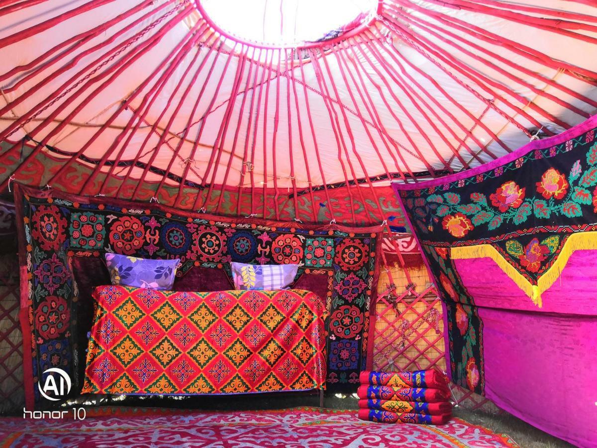 Yurt Camp Ali-Nur At Lake Song-Kol Юрточный Лагерь Али-Нур Озеро Сон-Куль Сон-Куль Кыргызстан Нарын Kyrgyzstan Naryn Exterior foto